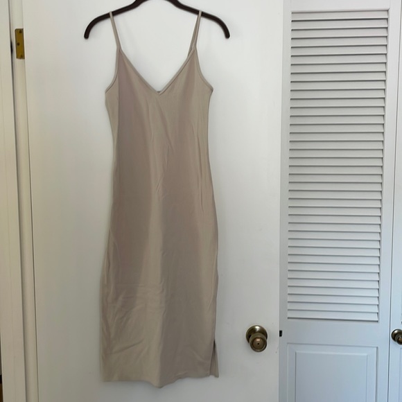 Abercrombie & Fitch Dresses & Skirts - Abercrombie & Fitch Soft A&F Collection tan ribbed bodycon dress size medium
